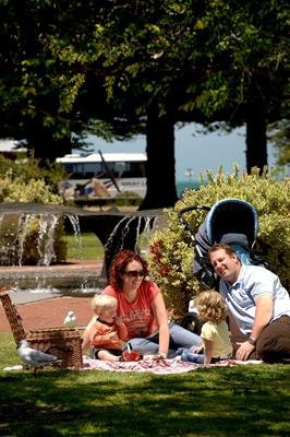 Picnic on the Foreshore: a great place to visit in Victor Harbor. Image © Fleurieu Peninsula Tourism; Adam Bruzzone. This photo sponsored by Electricians - Domestic Category.